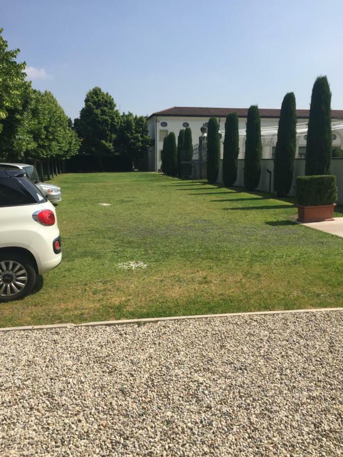 Villa Vecelli Cavriani Mozzecane Eksteriør billede