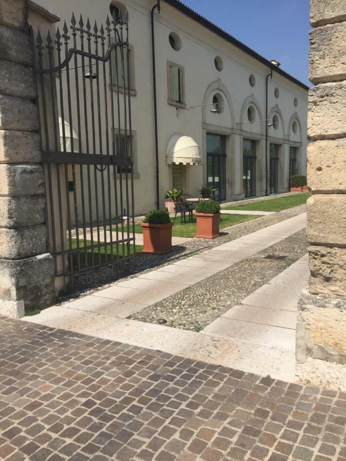 Villa Vecelli Cavriani Mozzecane Eksteriør billede